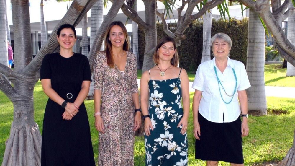 Saray González, responsable de la RSC en Canarias, Cabo Verde, Marruecos y Senegal; Catalina Alemany, directora de RSC; Lola Trian, directora de Sostenibilidad y Carmen Riu, CEO de RIU.