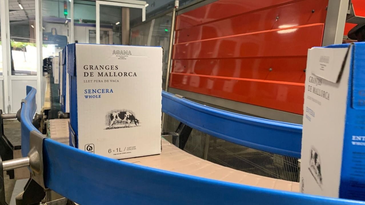 Los trabajadores alertan de un posible cierre de AGAMA y piden al Govern intervenir