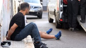 Dos de los detenidos durante el operativo antidroga.