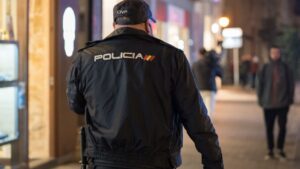 Polic&iacute;a Nacional Noche