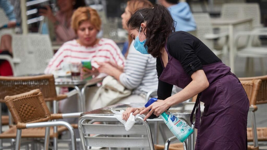 trabajador empleo paro restauracion