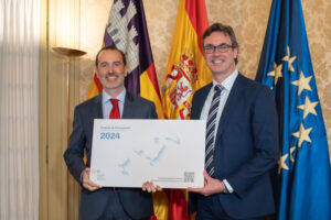 El presidente del Parlament, Gabriel Le Senne (izquierda) y el vicepresidente del Govern, Antoni Costa.