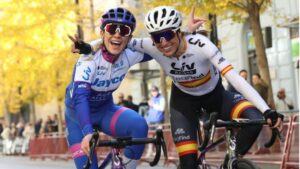 Mavi Garc&iacute;a a la derecha de la imagen