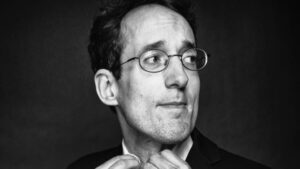 Pablo Gonz&aacute;lez, director.