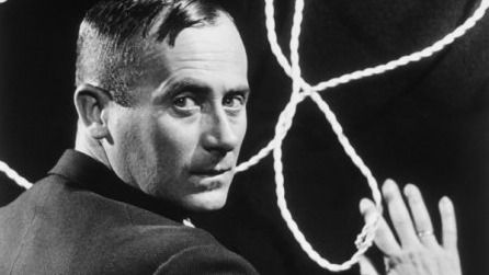 Imagen: Fotografía de Man Ray de 1933 que ha sido tomada de la web de la Fundación Miró
