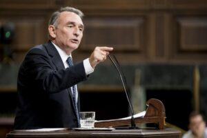 El portavoz parlamentario de Izquierda Unida y diputado del Grupo Plurinacional Sumar, Enrique Santiago.