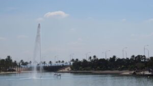 fuente catedral sol buen tiempo cielo despejado calor