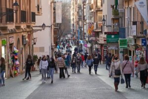 palma-gente-calle-poblacion