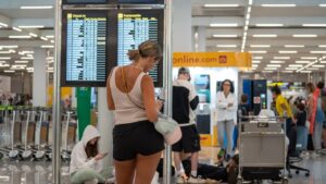Aeropuerto caos retrasos