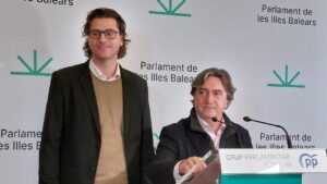 Mauricio Rovira y Sebasti&agrave; Sagreras, diputados del PP.