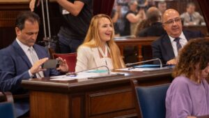 Constituci&oacute;n de mesa en el Parlament