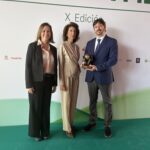 Planas con Josep Grimalt y Belén Oliver, CEO y presidenta de la empresa GN Grup, con sede en Manacor.