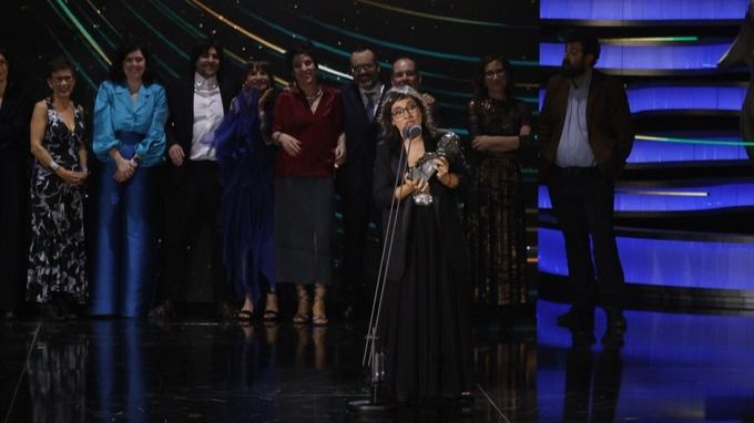 El mallorquín, con corbata, en el momento de recoger el premio
