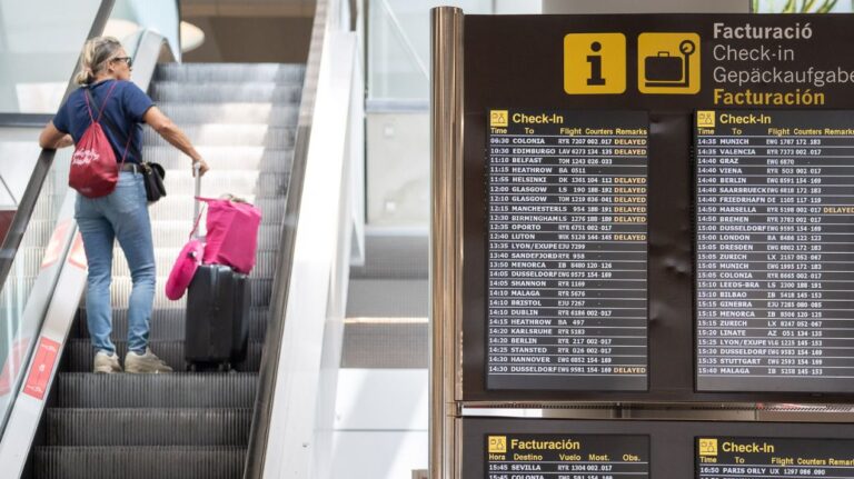 El temporal en Baleares afecta el sector aéreo, provocando retrasos y desvíos en rutas, especialmente en Palma y Barcelona.