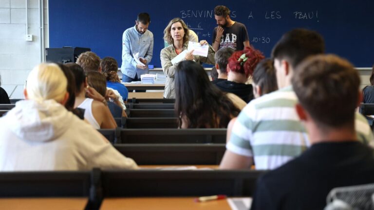 ebau uib alumnos clase aula