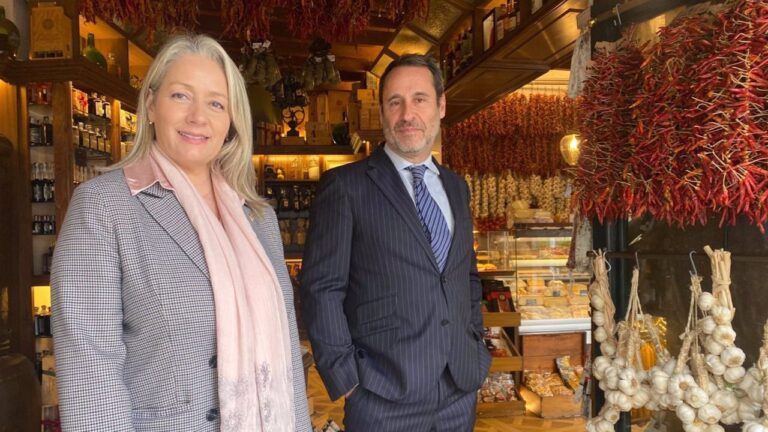 La consellera insular de Promoción Económica y Desarrollo Local, Pilar Amate, este martes en visitas a distintos comercios.