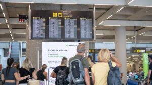 Aeropuerto caos retrasos