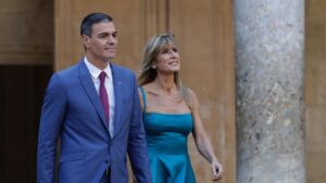 pedro sanchez y bego&ntilde;a gomez