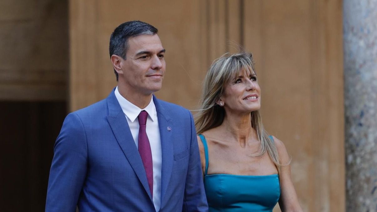 pedro sanchez y bego&ntilde;a gomez