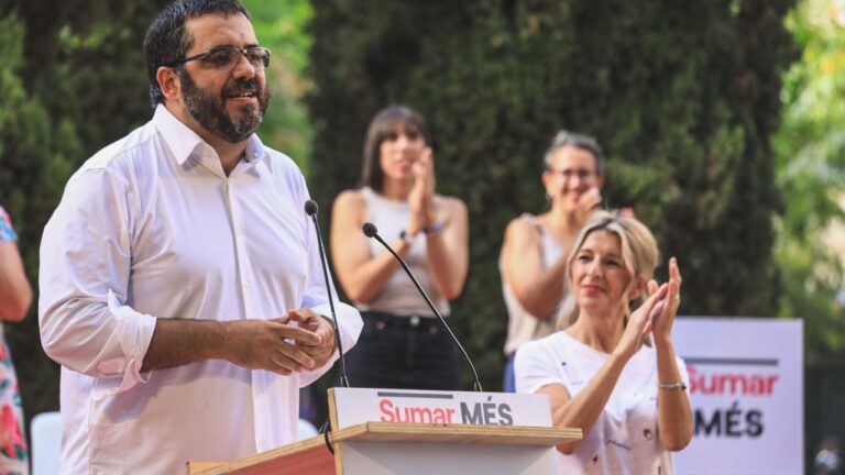 Vicenç Vidal, primer representante de Més en la Cámara Baja, junto a Yolanda Díaz.