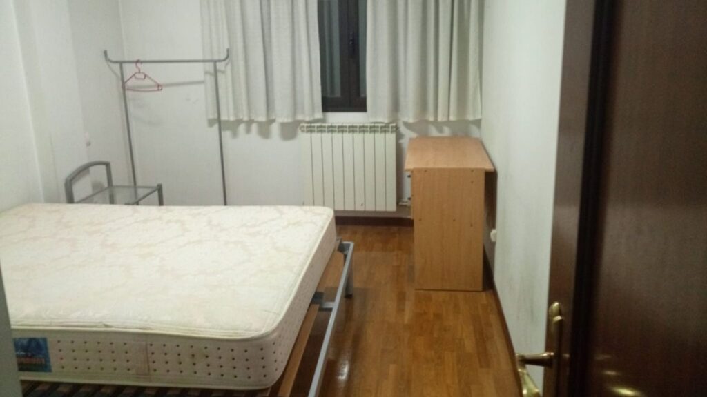 Imagen de archivo: Habitación en alquiler.
