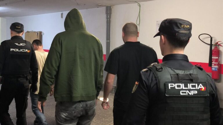 Imagen de archivo: Detenidos por violaciones.