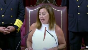 Francina Armengol en su esca&ntilde;o de presidenta del Congreso.