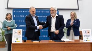 El presidente del Consejo Regulador IGP Sobrassada de Mallorca, Andreu Palou, y el rector de la Universitat de les Illes Balears, Jaume Carot.