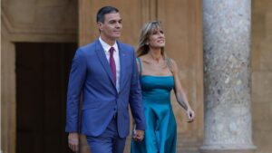 pedro sanchez y bego&ntilde;a gomez