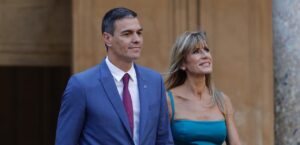 pedro sanchez y bego&ntilde;a gomez