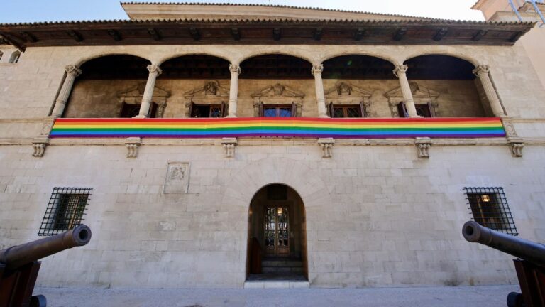 consolat de mar bandera LGTBI
