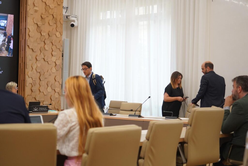 psib abandona comisión investigación