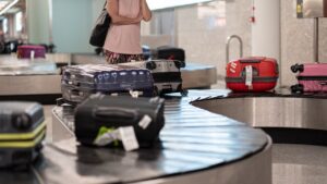 Esperando Maletas en el Aeropuerto