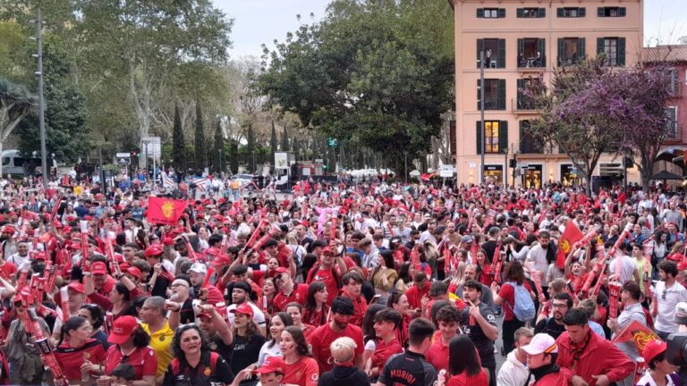 Hace tan solo unos meses, miles de mallorquinista siguieron la final de la Copa del Rey desde la Plaça de la Reina
