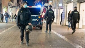 Polic&iacute;a Nacional Noche