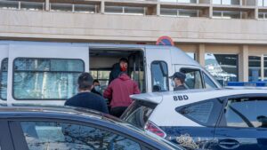 inmigrantes-patera-devolucion-policia-nacional