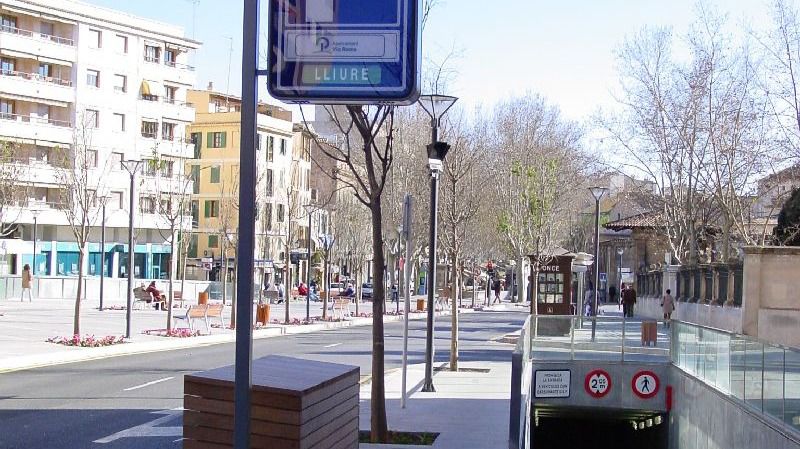 Parking Vía Roma