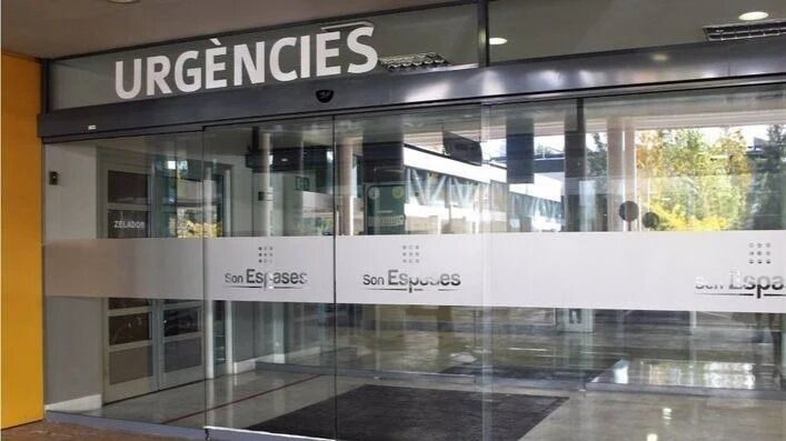 La presi&oacute;n baja en Son Espases tras el colapso, pero 40 pacientes a&uacute;n esperan cama