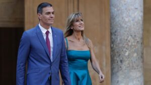 pedro sanchez y bego&ntilde;a gomez