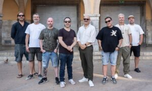 De izquierda a derecha: Philip Wolf, Pere, Pedro Silva, Tommy, Javier Fern&aacute;ndez, &Aacute;lex Caro, Mike Mauri y Nacho Almagro, adem&aacute;s de Barolec, Manu S&aacute;nchez, Napo (Loca Fm) y Rosana Nun, componen el equipo de los MEM Awards