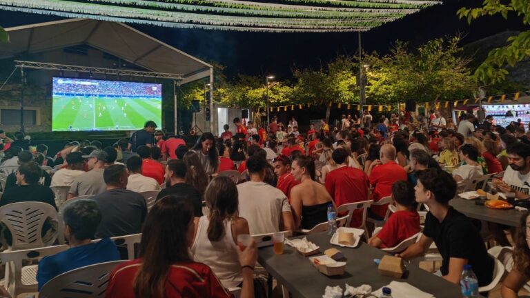 Imagen de archivo: Pantalla gigante en Marratxí durante la Copa del Mundo femenina.