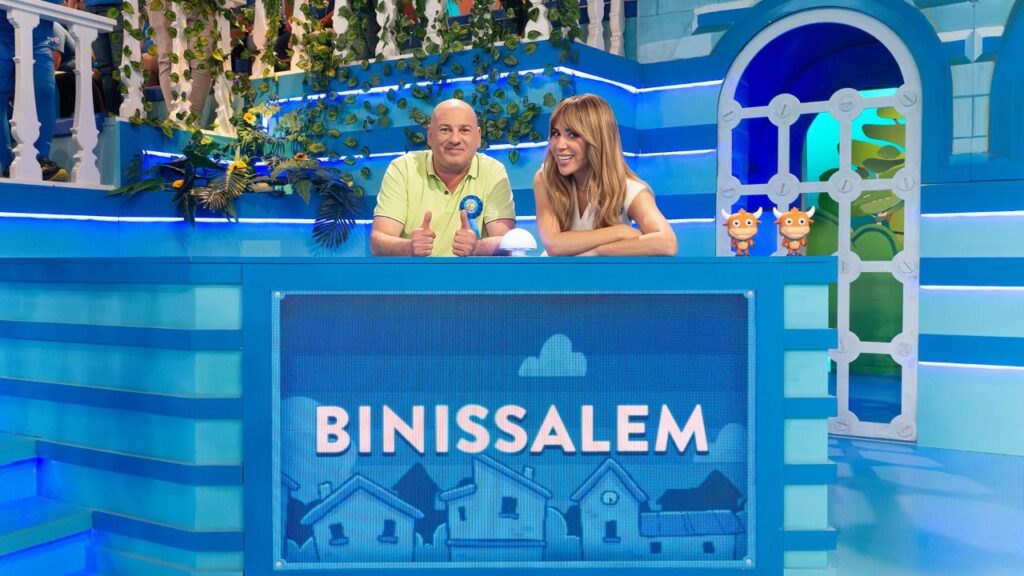 El alcalde de Binissalem, Víctor Martí, y la madrina María Gómez