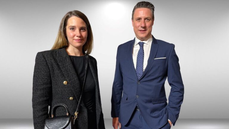 La directora ejecutiva, María Cayuela, junto a el director de operaciones, Juan Cifre.