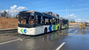 Imagen del autob&uacute;s calcinado hace tan solo unos d&iacute;as