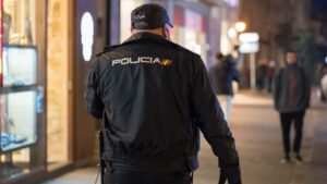 Polic&iacute;a Nacional Noche