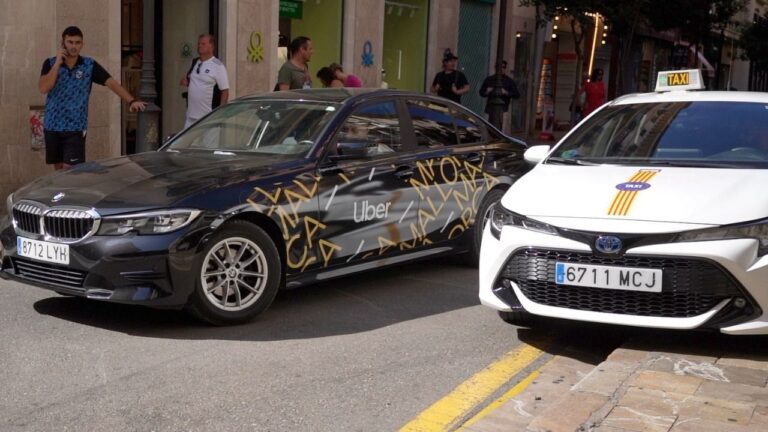 Uber y Taxi