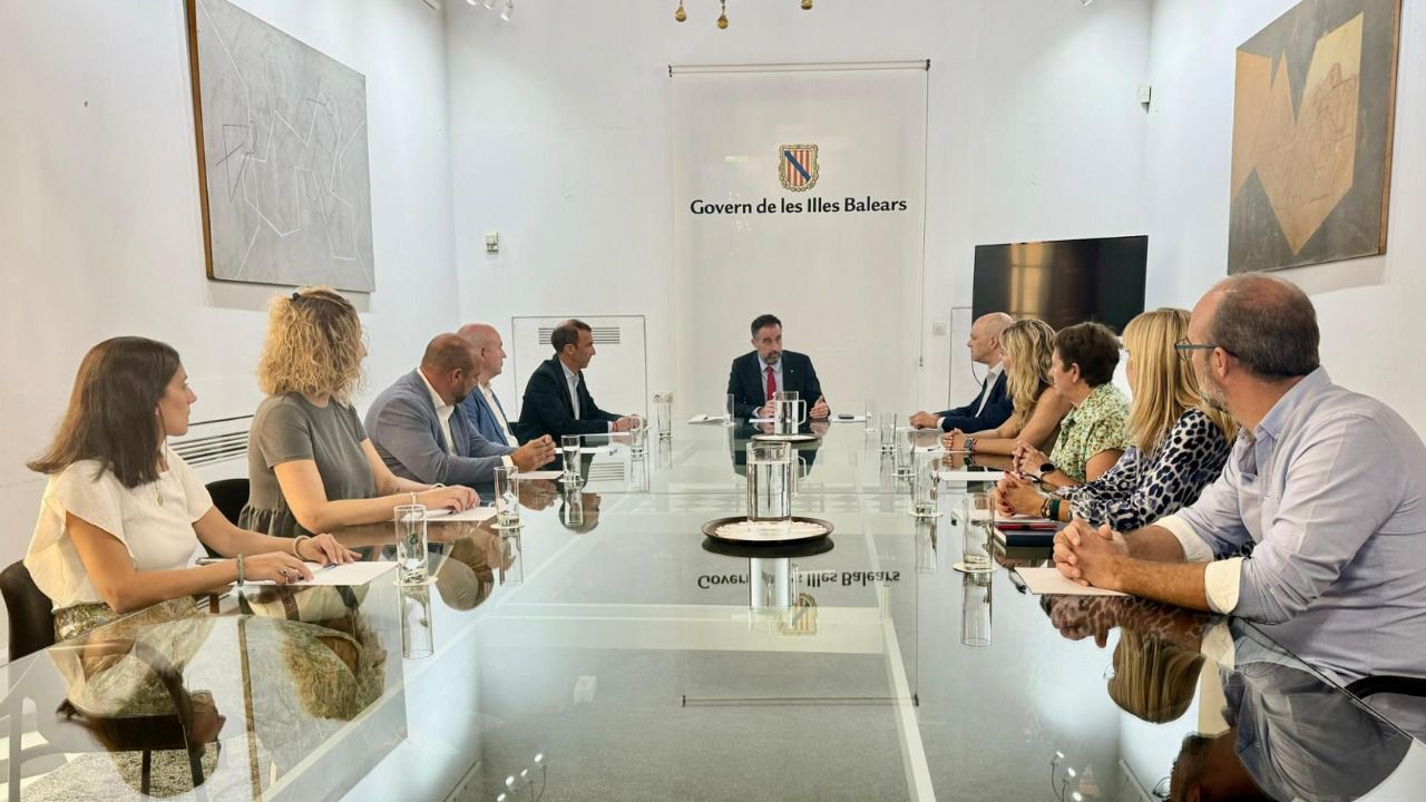 Reuni&oacute;n celebrada esta ma&ntilde;ana entre la Conselleria y los Ayuntamientos / CAIB