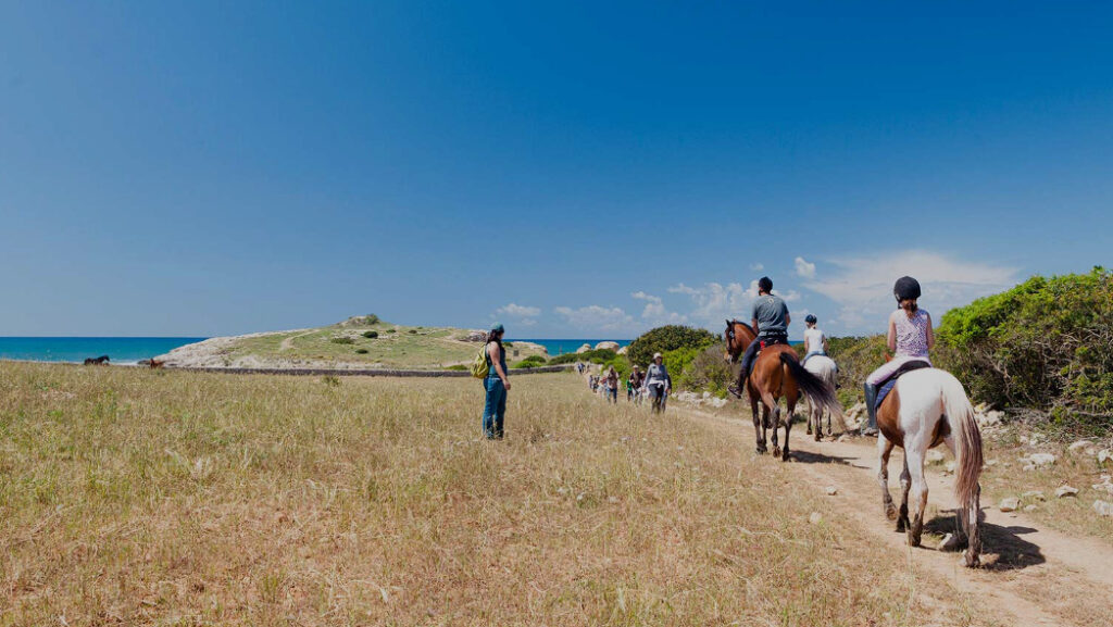 El Camí de Cavalls, camino histórico que circunvala la isla de Menorca.