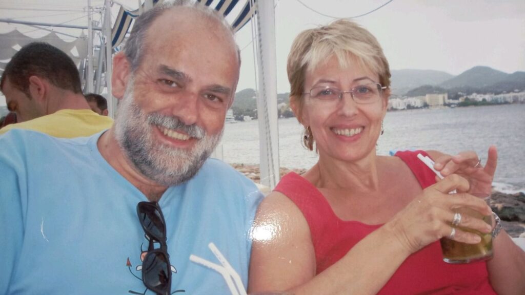 Elena Gómez tras 40 años de relación y con dos hijos, no puede acceder a la pensión de viudedad debido a que no estaba registrada como pareja de hecho.