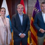 Marga Prohens junto al presidente y el vicepresidente canarios.